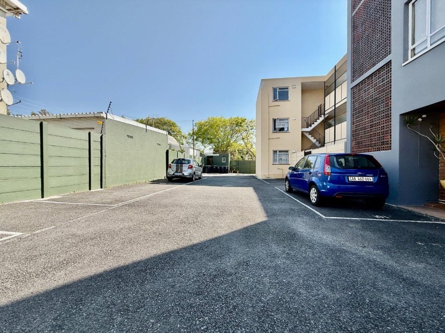 2 Bedroom Property for Sale in Harfield Village Western Cape